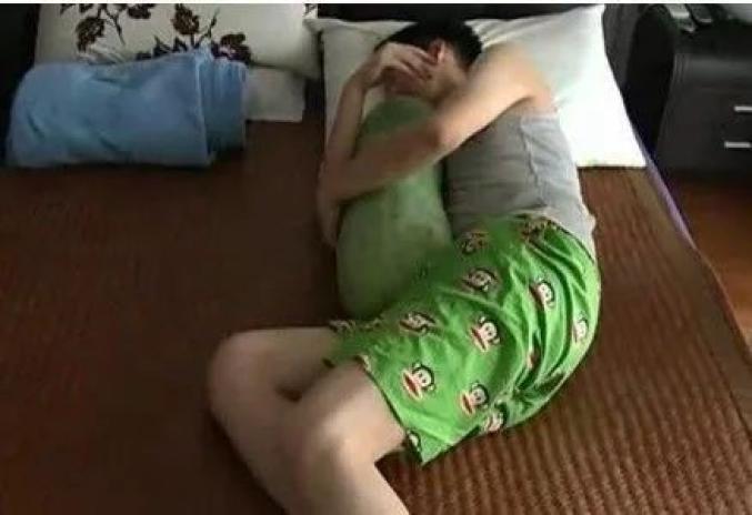 为什么每天半夜会 为什么每天半夜会